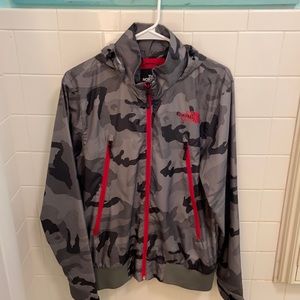 Men’s North Face Camouflage Windbreaker